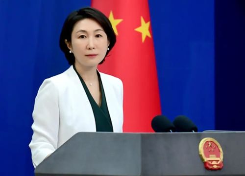 中方外交发言人发言现场