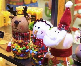 美国孩子拆开圣诞礼物