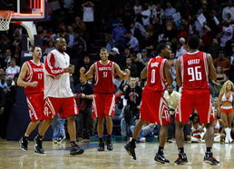 火箭队庆祝胜利