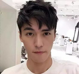 夏天最凉快的发型出现了，女生正面有刘海 背后是寸头，&ldquo;现在3天洗一次头 基本不用洗发露&rdquo;