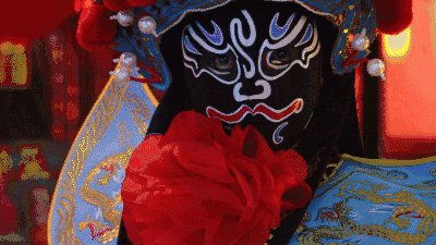 甲亢哥尝试川剧变脸表演