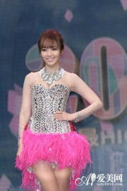 侯佩岑能不能开个情商班？网友吵翻了！