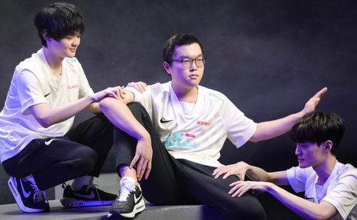 BLG Bin回来了！微博热搜爆燃，粉丝泪目：那个男人终于回归了