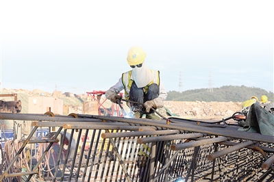 五一假期我在岗｜致敬坚守岗位的建设者们