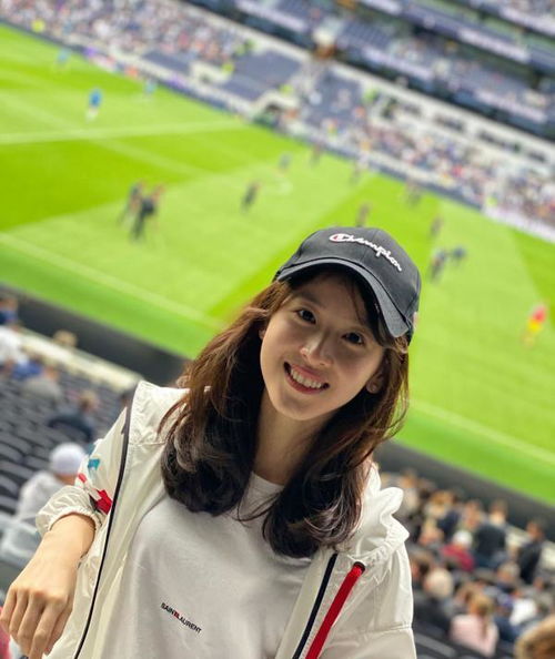 章泽天近照曝光 与杨天真徒步国外，贵妇圈的优雅蜕变之路