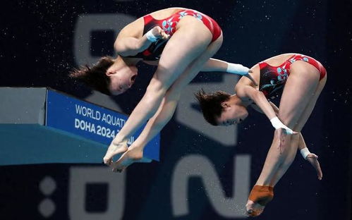 全红婵和陈芋汐在跳台上训练