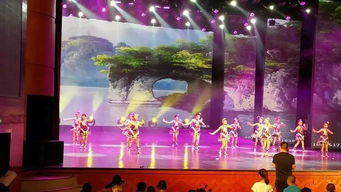 广西民族舞蹈在澳门校园演出瞬间