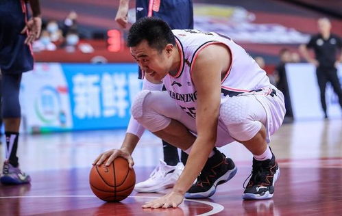 韩德君接受赛后采访