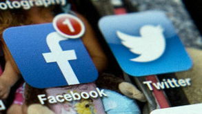 社交媒体上关于龙翔被查的网友评论截图