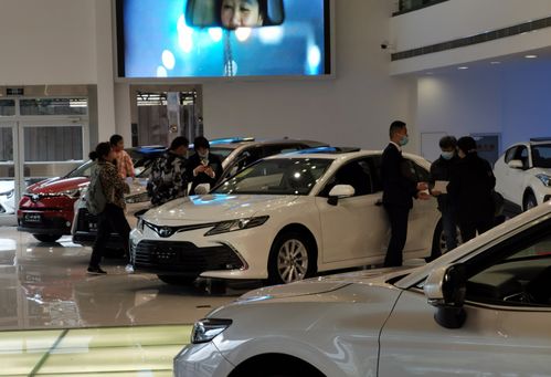 一汽丰田4S店内展示的新款亚洲龙车型