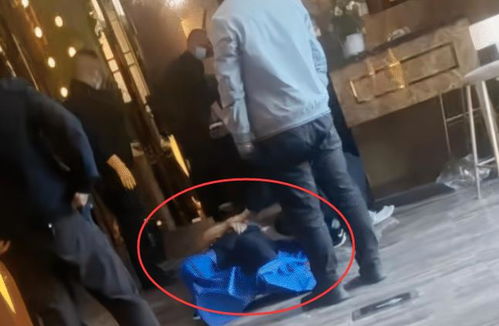 苏新皓摔倒事件全记录：舞台上的意外，粉丝心中的痛