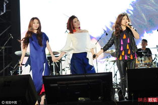 KPOP偶像向粉丝鞠躬致谢