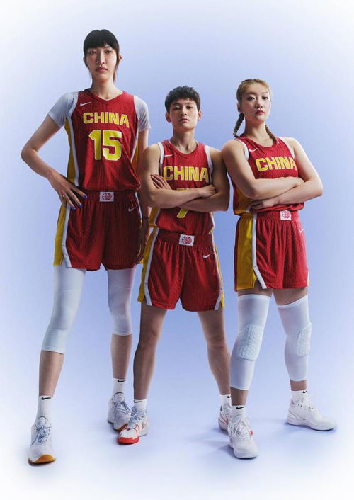 耐克与JACQUEMUS联名系列发布