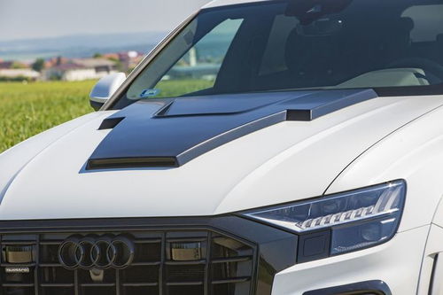 改装后的汽车机盖开孔图