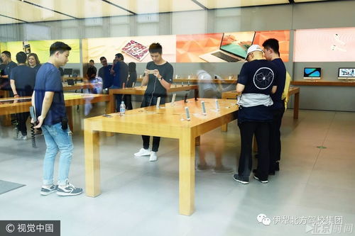 苹果在上海门店前冷清的顾客人流