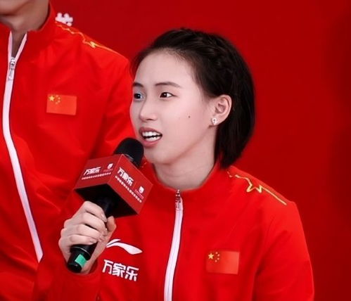 陈芋汐与全红婵领奖合影