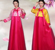 商家展示受损演出服