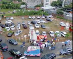 全红婵家乡的村庄风景<p>另一位邻居则表示：“听说是要建新房子，但具体谁出资、怎么建的，我们也不是很清楚。他们一家人都挺低调的。”</p><p>至于网上流传的“豪华别墅”说法，村民们普遍表示不太认同。“最多就是比原来的好一点，哪有说的那么夸张。”</p><p>目前，当地政府尚未对此事做出正式回应，但可以肯定的是，全红婵的成功不仅改变了她自己的命运，也让更多人开始关注基层体育人才的成长环境。</p><p>或许，真正值得关注的不仅是她家的房子，而是如何让更多的“全红婵”有机会走出乡村，走向世界。</p><img src=