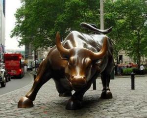 纽约华尔街铜牛雕像