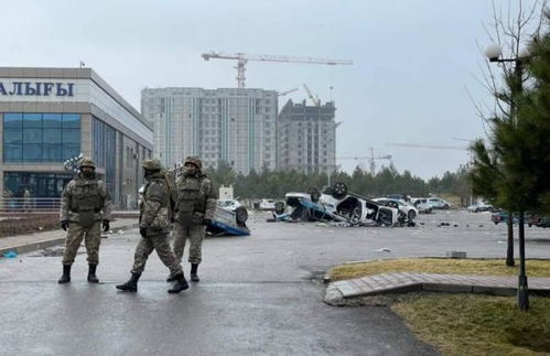 哈萨克斯坦阿拉木图的城市街景<p>当地的物价也不算高，一顿正餐人均约50元人民币就能吃得很好。唯一让我有点不适应的是语言障碍，虽然大城市里英语普及率还不错，但在偏远地区基本靠翻译软件沟通。</p><p>最让我感动的是当地人的热情。有一次我在地铁站迷路，一位老奶奶主动带我去坐车，还不忘塞给我一颗糖果。她说：“中国人很友好，我们都喜欢你们。”</p><br><h2 id=