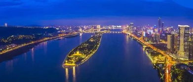 橘子洲夜景灯光璀璨