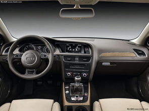 奥迪A5L中控三联屏特写图