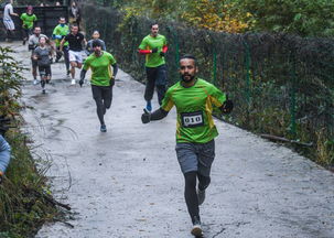 比马拉松更贵的“跳泥坑”运动，在五一收割中产们