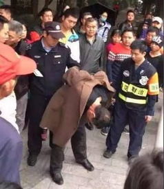 山东小伙西班牙锁喉擒贼：中国人出门不惹事，出事不怕事