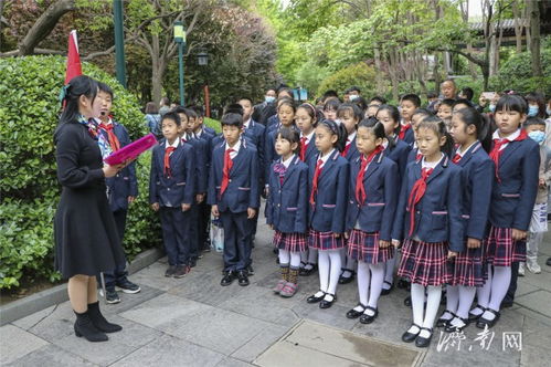 学生参观五三惨案纪念馆