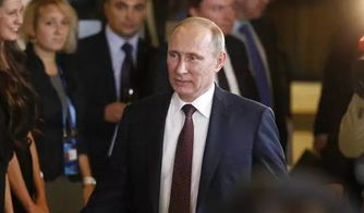 普京与孙辈温馨合影