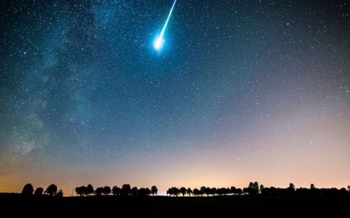 西安夜空惊现不明黑影！气象台都懵了？网友：外星人来了？