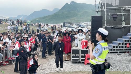 贵州某景区岸边设置的安全警示牌