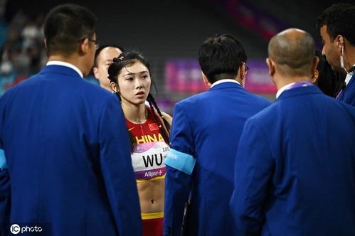 吴艳妮庆祝胜利