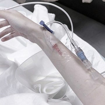 输液过敏离世女生曾要求皮试被拒，医疗安全再次敲响警钟