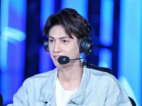 罗云熙超时引热议，粉丝心疼：他太拼了！