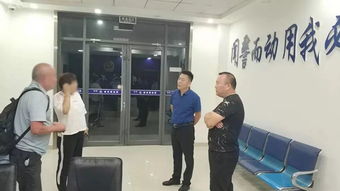 医院门口家属与媒体对话现场图<br><br><p>正如一位网友所言：“我们不怕死亡，但我们怕被忽视。”愿每一位逝者都能被温柔以待，愿每一次追问都能推动进步。</p>                        </p>
                        <!-- E 正文 -->
                    </div>

                    <!-- S 付费阅读 -->
<!-- E 付费阅读 -->


                    <!-- S 点赞 -->
<div class=