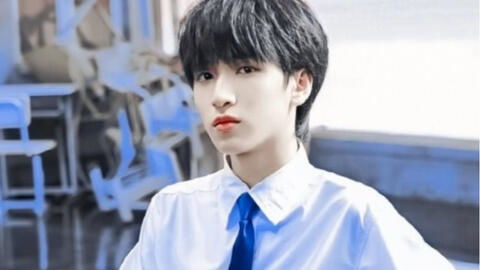 刘耀文早期参加综艺节目的照片