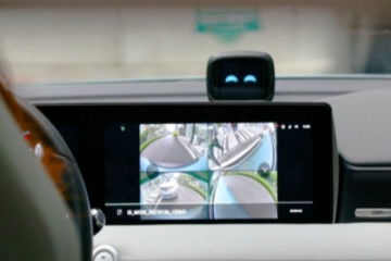 特斯拉车内显示屏显示哨兵模式实时监控画面