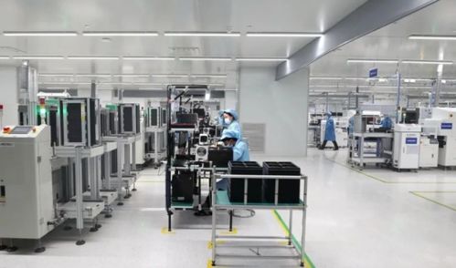 闻泰科技生产车间自动化流水线