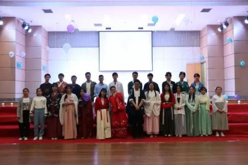 高校社团活动现场