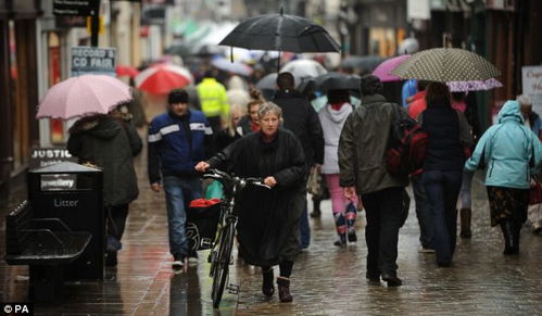 五一假期中国游·购热爆！我亲历的“人山人海”与“买不停手”