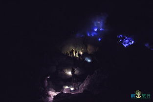 成都上空蓝色火焰状物体划过天际现象