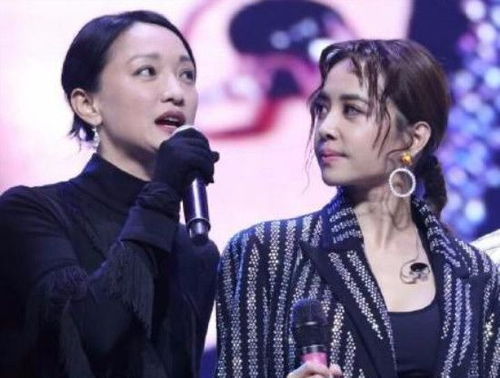 九月与周迅阿雅在舞台后台合影