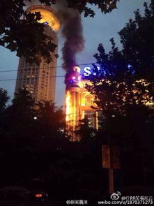 上海欢乐谷失火 游客：还以为是表演｜现场直击与真相还原