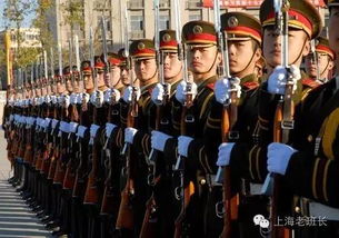 中国仪仗队在莫斯科街头踢正步<br><p>值得一提的是，这次任务不仅是人数最多的一次，也是唯一一次伴着《喀秋莎》乐曲行进。这首歌对于中俄两国来说，都承载着特殊的集体记忆。</p><h2 id=