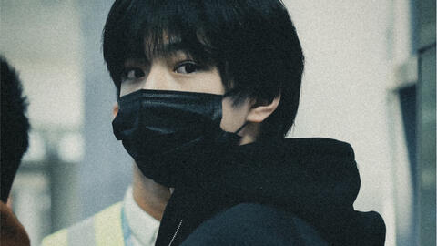 刘耀文港风造型眼神特写