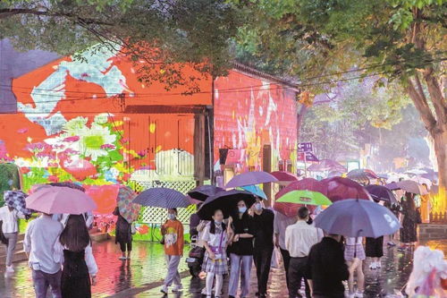 杭州白蛇传主题市集热闹非凡