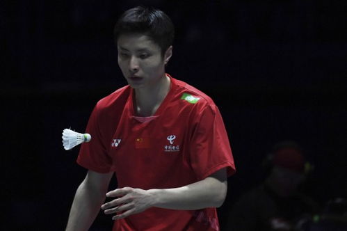 石宇奇站在领奖台上