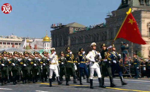 中国留学生在红场为中国仪仗队欢呼