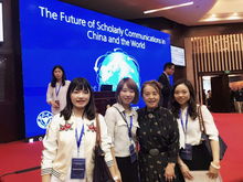 学术期刊编辑部工作人员整理投稿稿件